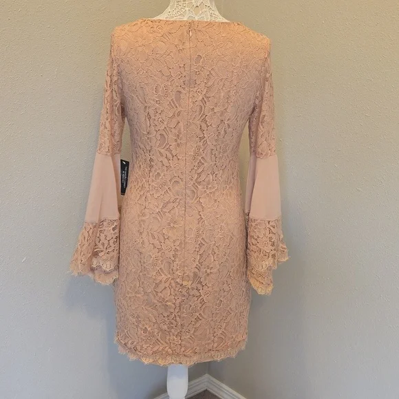Venus Lace Sheath Bodycon Dress with Bell Sleeves sz 10 NWT - Picture 3 of 16